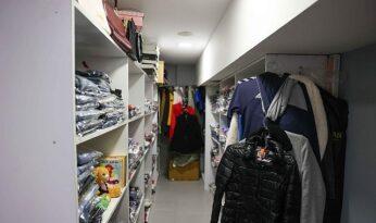Buca’da giysi kumbaraları ile dayanışma büyüyor