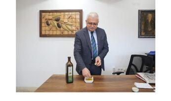 Burhaniye Belediyesi Zeytinyağları Satışa Sunuldu