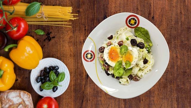 En Pratik Makarna Salatası Tarifi 