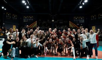 Eczacıbaşı Dynavit, derbide VakıfBank’ı 3-1’le geçti